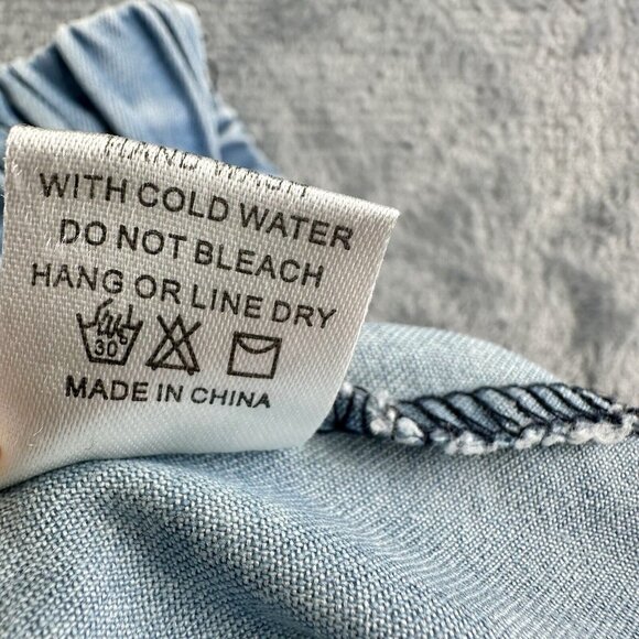 Grace & Emma Dolphin Hem Shorts Women's Size XL Chambray Blue Ruffle Pull On - Picture 3 of 12